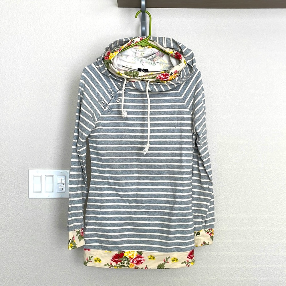 Flower/Striped Hoodie